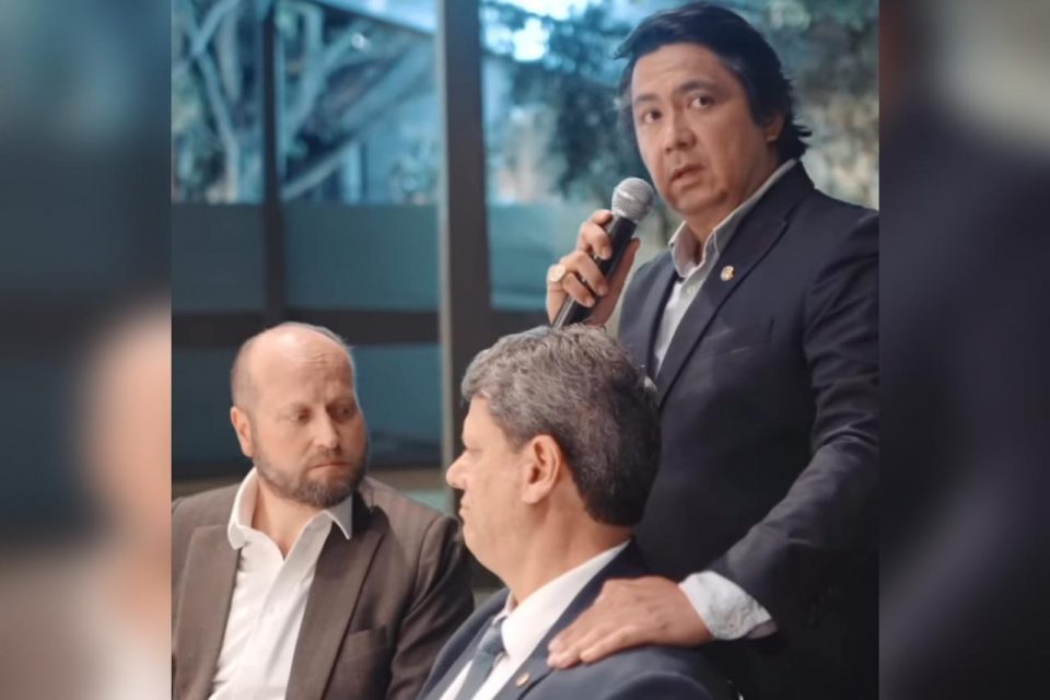 O senador Giordano, do MDB de São Paulo, discursa em jantar oferecido a Tarcísio de Freitas, pré-candidato ao governo de São Paulo com o apoio de Bolsonaro