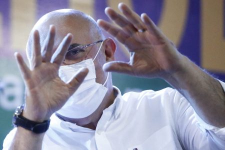 Ministro da Educação, Milton Ribeiro gesticula enquanto fala em evento realizado em Goiânia, Goiás, em clima de campanha. Ele máscara - Metrópoles