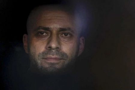 O deputado federal pelo Rio de Janeiro, Daniel Silviera, em frente ao Plenário da Câmara dos Deputados. Ele passou a noite na casa na tentativa de não precisar colocar tornozeleira eletrônica a mando do ministro do STF, Alexandre de Moraes - Metrópoles