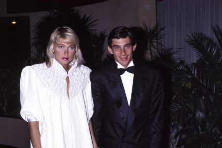Xuxa e Ayrton Senna de roupas de gala - metrópoles