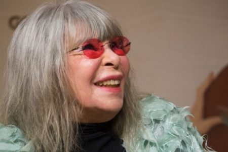 Rita Lee está curada de câncer