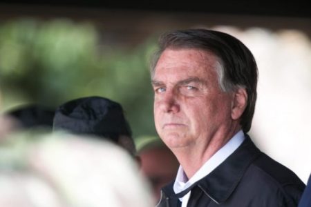 Jair Bolsonaro, presidente do Brasil. Ele tem cabelos curtos, grisalhos e tem a pele clara -metrópoles