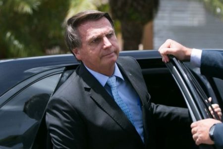 Jair Bolsonaro, presidente do Brasil. Ele tem cabelos curtos, grisalhos e tem a pele clara -metrópoles