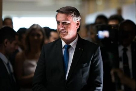 Jair Bolsonaro, presidente do Brasil. Ele tem cabelos curtos, grisalhos e tem a pele clara -metrópoles
