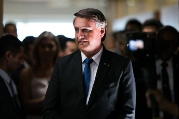 Jair Bolsonaro, presidente do Brasil. Ele tem cabelos curtos, grisalhos e tem a pele clara -metrópoles