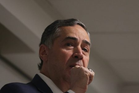 Luís Roberto Barroso desmentiu fake news que têm viralizado sobre ele