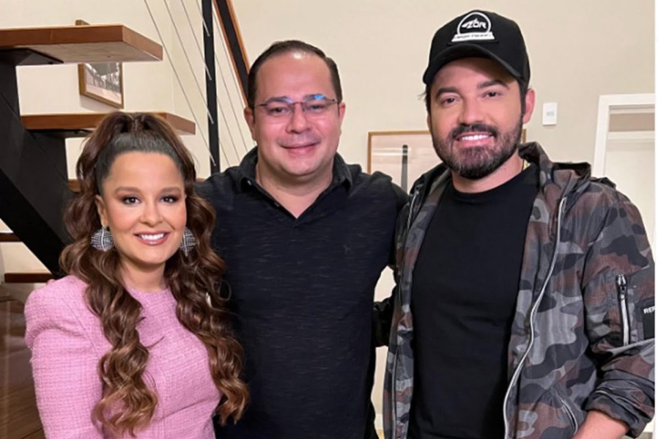 Maiara e Fernando Zor encontram padre Luiz Henrique (Reprodução: Instagram)