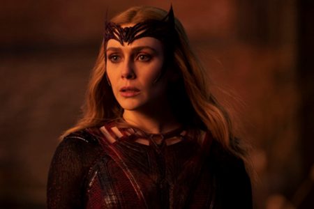 Elizabeth Olsen como Wanda Maximoff