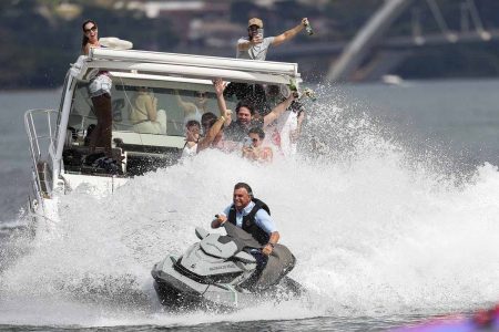 Bolsonaro passeia de jet ski em Brasília -- Métropoles