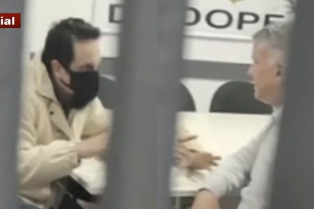 Repórter Marcelo Moreira, da Band, conversa sem câmeras com Paulo Cupertino