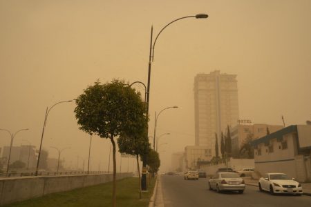 Imagem colorida mostra tempestade de areia