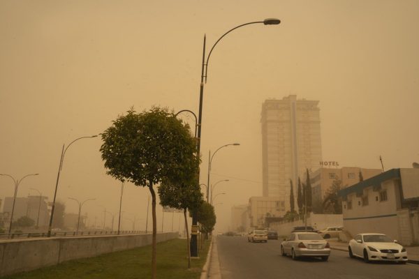 Imagem colorida mostra tempestade de areia