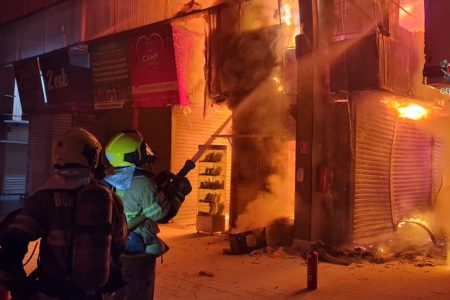 Incêndio atinge Feira dos Importados, no SIA