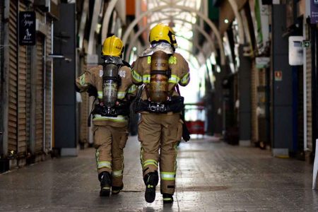 Incêndio atingiu a Feira dos Importados, no SIA