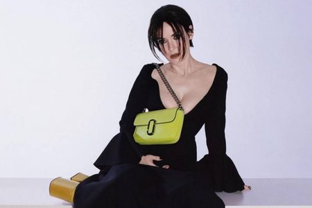 Na imagem com cor, Winona Ryder estrela nova campanha da Marc Jacobs