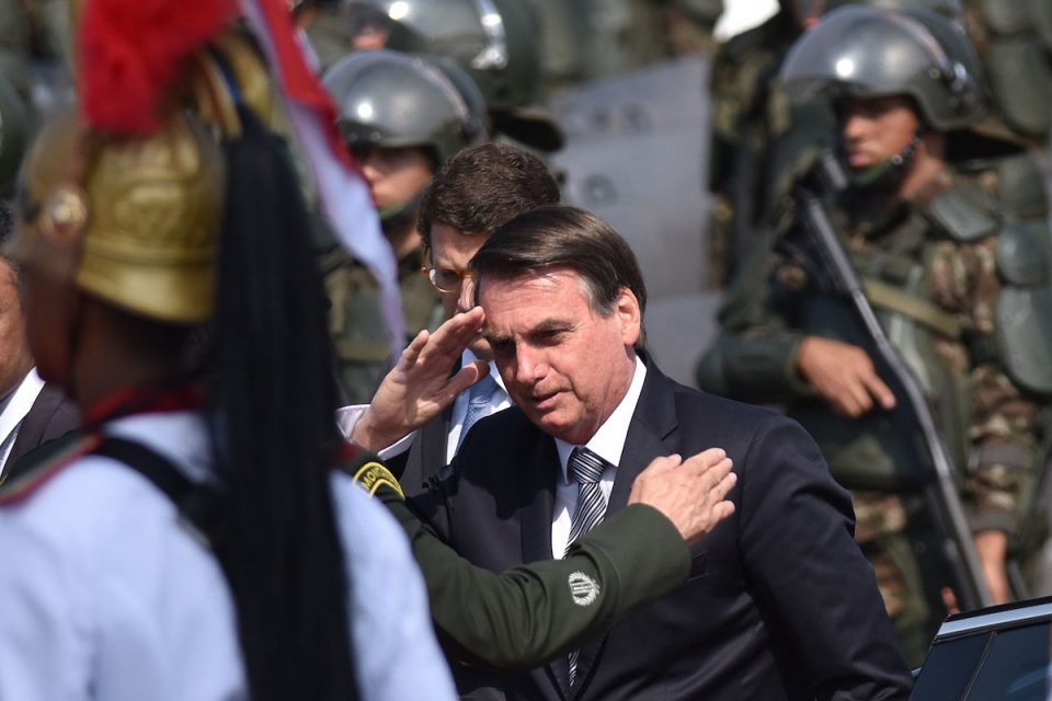 Presidente Jair Bolsonaro durante enentos com militares brasileiro