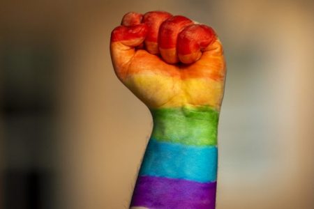 fotografia da bandeira do orgulho LGBTQIAPN+