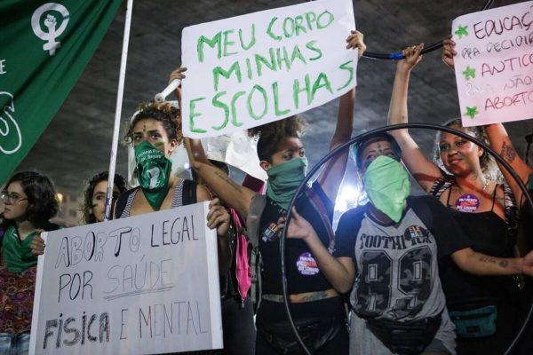 protesto a favor da legalização do aborto em são paulo