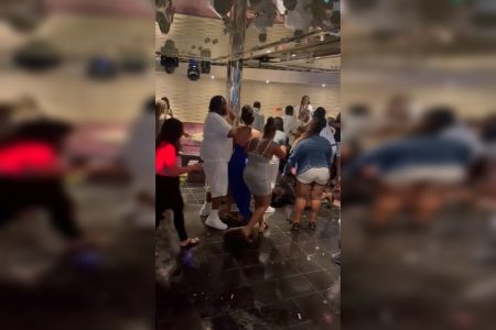 Briga generalizada em navio