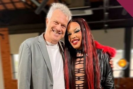 Gloria Groove e Pedro Bial