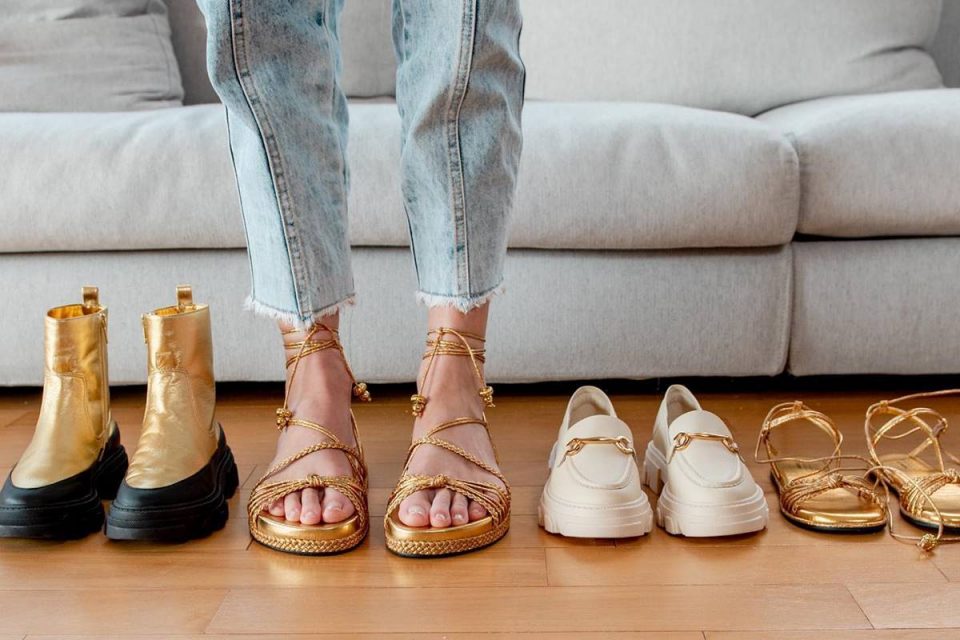 sapatos sem salto metalizados