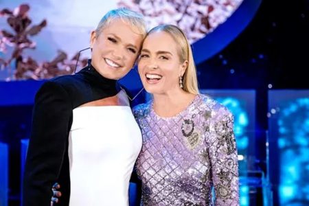 Foto colorida de Xuxa e Angélica