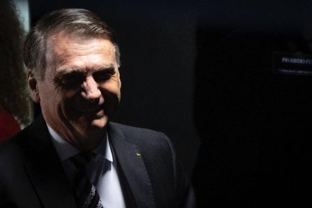 Presidente Bolsonaro chega no plenário do Senado para sessão solene do Congresso 2