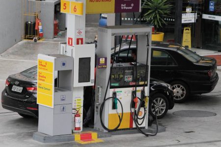 O anúncio foi feito menos de um mês depois do Estado diminuir o Imposto sobre Circulação de Mercadorias e Serviços (ICMS) da gasolina de 25% para 18%