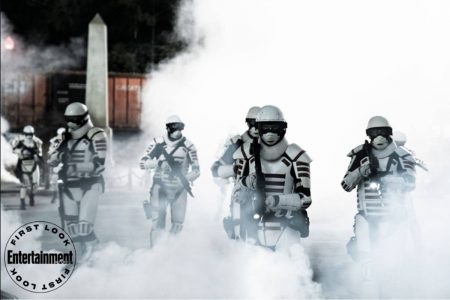Foto colorida de saldados-Metrópoles