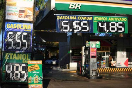 preços de posto de gasolina