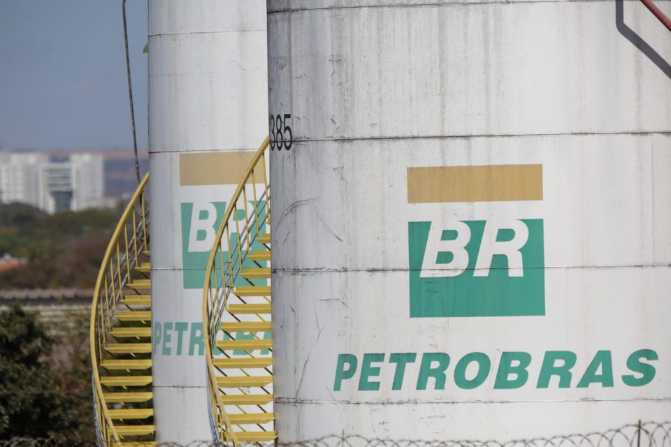 tanque no centro de Distribuição da Petrobras prejuízo - Metrópoles