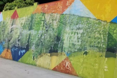 painel derretido com lagarto pintado