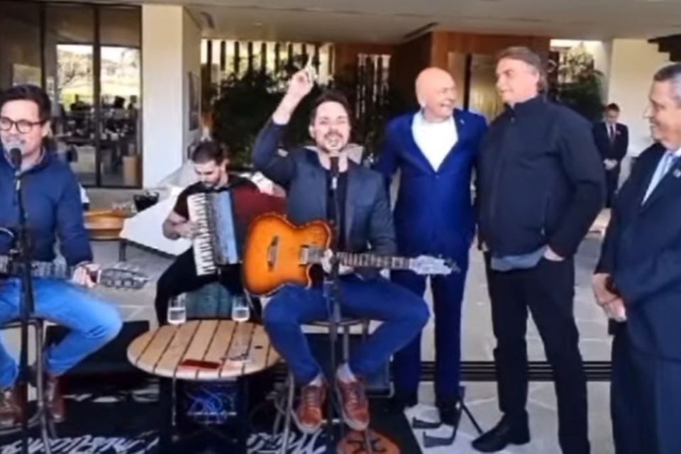 Dupla Mateus & Cristiano com Jair Bolsonaro
