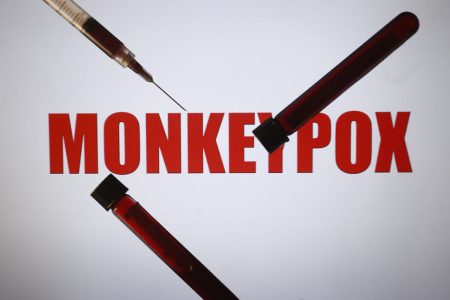 banco de imagem seringa variola macaco monkeypox saude doença