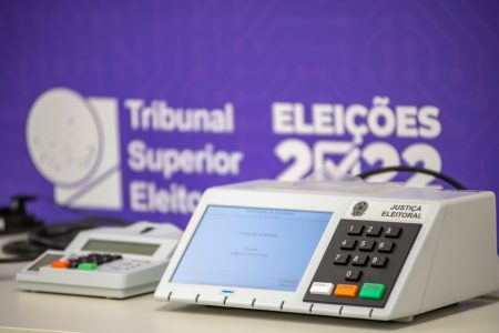 Militares do Ministério da Defesa visitam o TSE