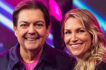 Foto colorida de uma mulher e um homem-Metrópoles