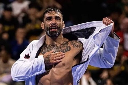Leandro Lo foi campeão mundial meio pesado em 2022 e campeão mundial peso leve, em 2012