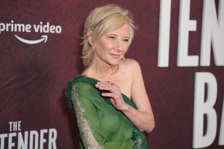 Foto colorida de Anne Heche