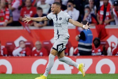 Mbappé faz gol com 8 segundos