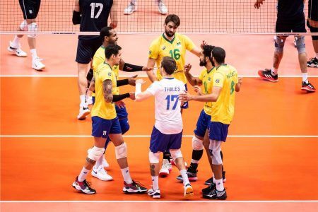 Seleção Brasileira de vôlei comemora ponto em Mundial - Metrópoles