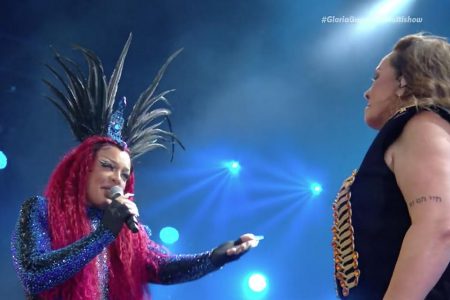 Gloria Groove homenageia a mãe, Gina Garcia, no Rock in Rio