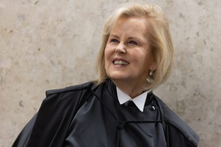 Imagem colorida da cerimônia de posse da ministra Rosa Weber para a Presidência do STF aposentadoria
