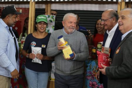 Evento conta com a presença de representantes do Fórum Nacional de Economia Solidária e de 900 cooperativas