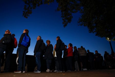 fila para ver caixão da rainha londres