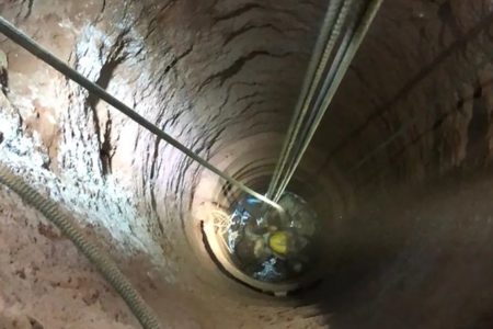 Corpo de Bombeiros localizam corpo de mulher morta após cair em cisterna em Trindade, Goiás