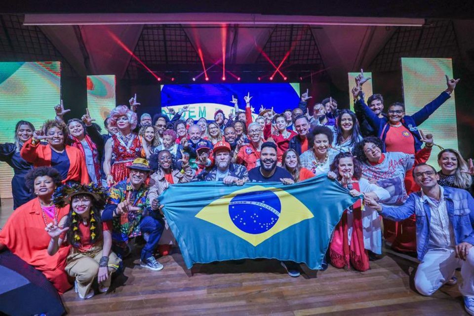 Lula em superlive com artistas