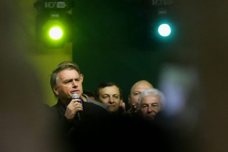 candidato à reeleição, Jair Bolsonaro (PL) e o candidato ao governo Tarcísio de Freitas (Republicanos), participam de comício em Ponta da Praia em Santoscandidato à reeleição, Jair Bolsonaro (PL) e o candidato ao governo Tarcísio de Freitas (Republicanos), participam de comício para bolsonaristas em Ponta da Praia em Santos - Metrópoles
