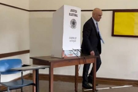 Alexandre de Moraes vota em São Paulo