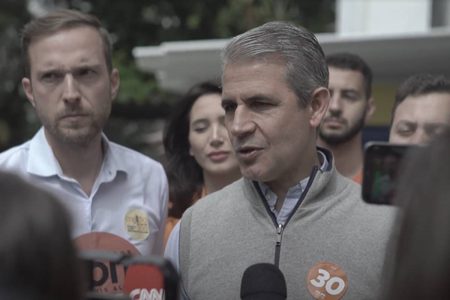 Felipe D'Ávila vota em São Paulo