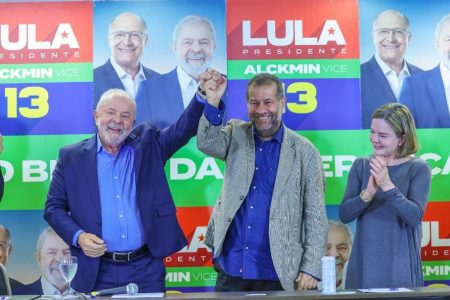 Gleisi Hoffmann (PT) convidou Carlos Lupi (PDT) para participar da campanha de Lula